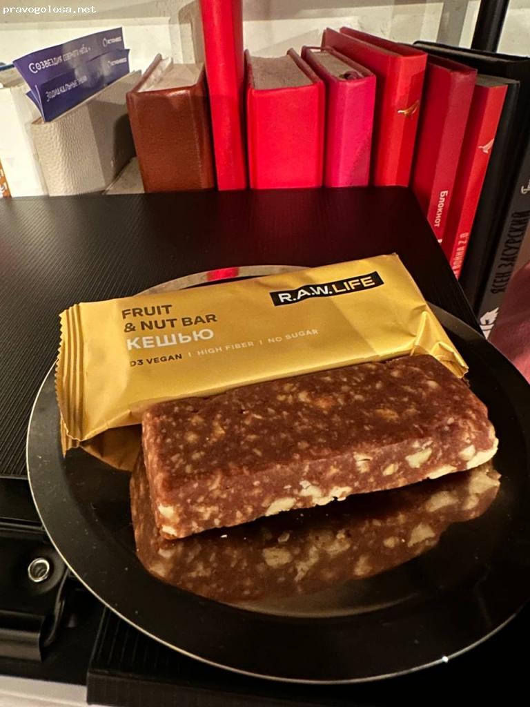 Отзыв на r.a.w.life фруктово-ореховая линейка батончиков «fruit and nut»